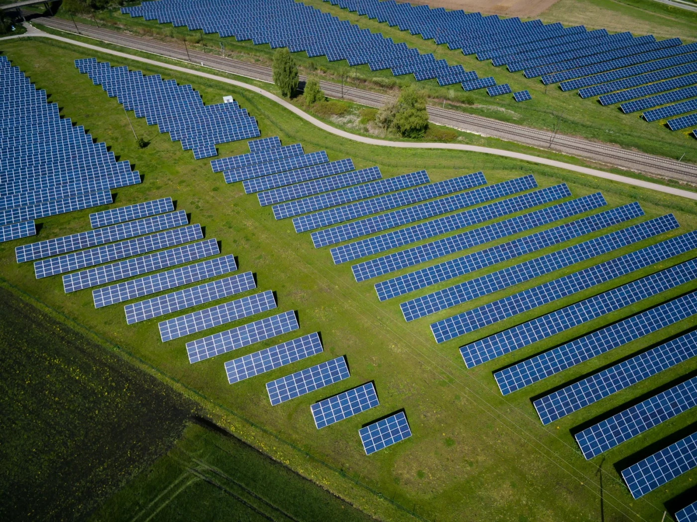 Commercial rooftop solar installation
